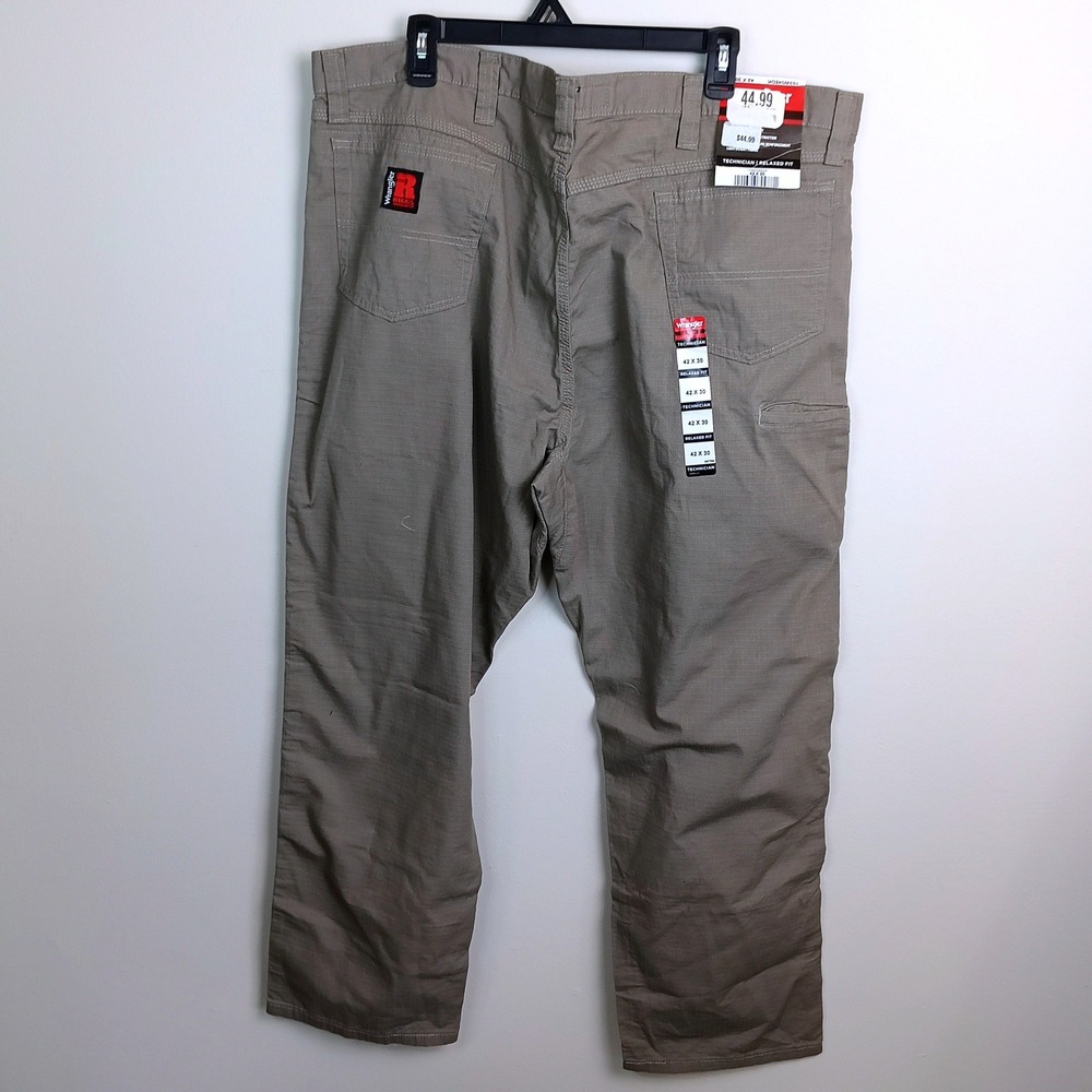 Wrangler Riggs Workwear Technician Mens 42x30 Bark NWT Relaxed Ripstop Pants